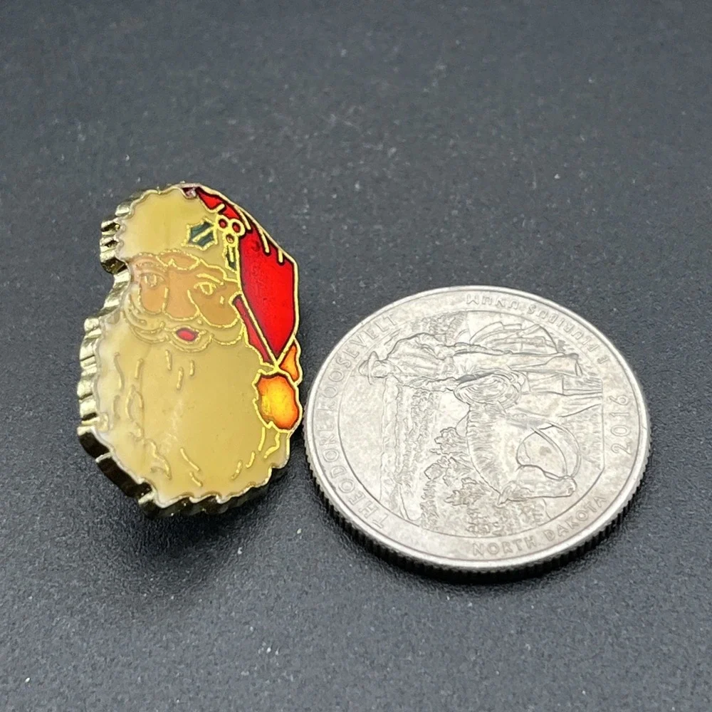 Santa Claus Head Hat Christmas Holiday‎ Lapel Hat Pin